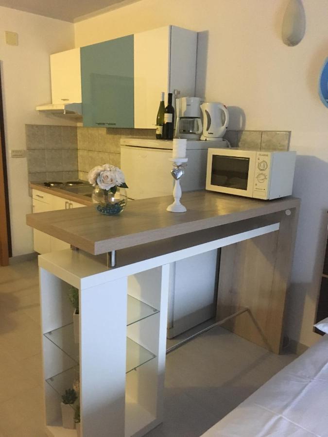 Apartments By The Sea Promajna, Makarska - 2673 외부 사진